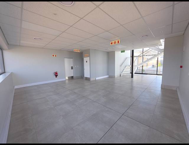 2,899M² WAREHOUSE TO LET IN AIRPORT PARK